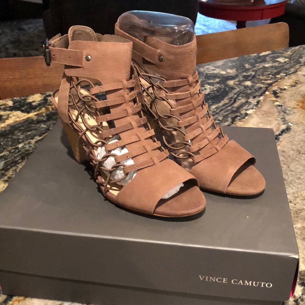 Vince Camuto sandal VC-Evel